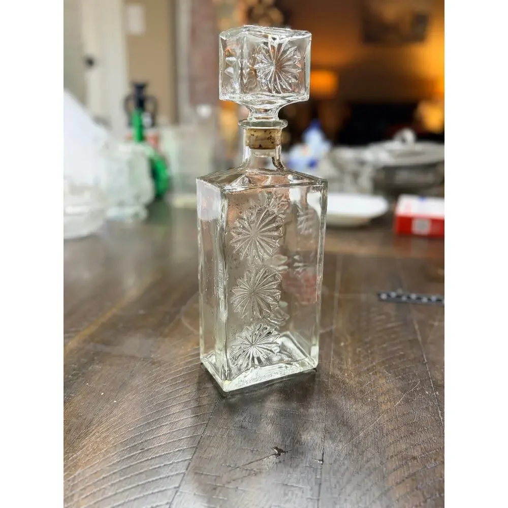 Vintage Four Roses Whiskey Bottle Clear Glass Decanter Star Burst Pattern Cork